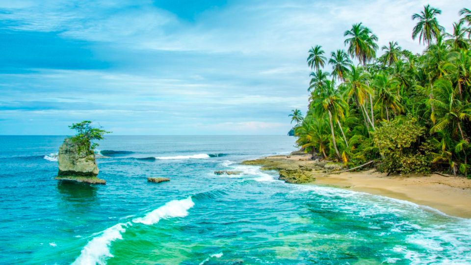 Exploring the Best Beaches for Swimming in Costa Rica