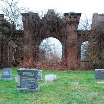 Exploring the Most Abandoned Graveyard in Entire Pennsylvania