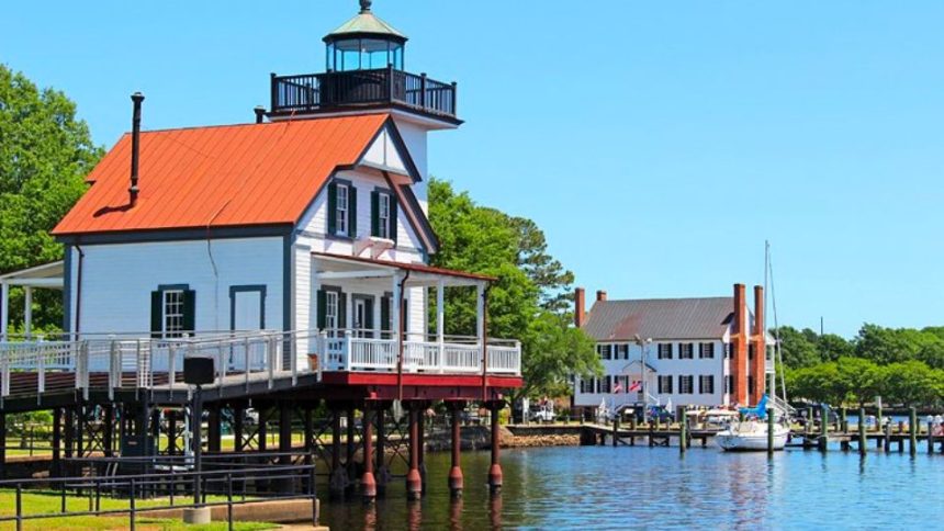 Here are the Best Places to Live in North Carolina Near the Beach