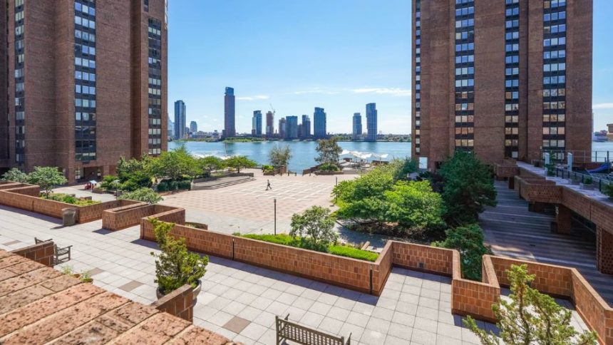 Listing 5 Best NYC Water Front Neighborhoods to Rent a Home