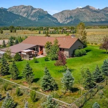 Wyoming Three Cities are Offering Free Land to Their Residents