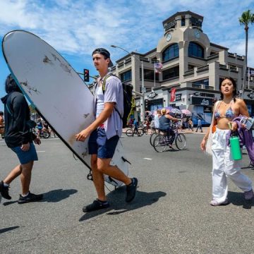 California city bans non-government flags, targetiing LGBTQ groups