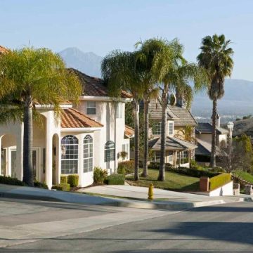 Listing the 5 Richest Neighborhoods in Entire America