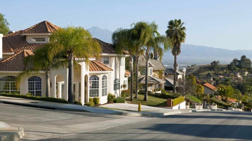 Listing the 5 Richest Neighborhoods in Entire America