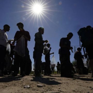 SCOTUS stays Texas law that allows police to arrest and detain illegal migrants