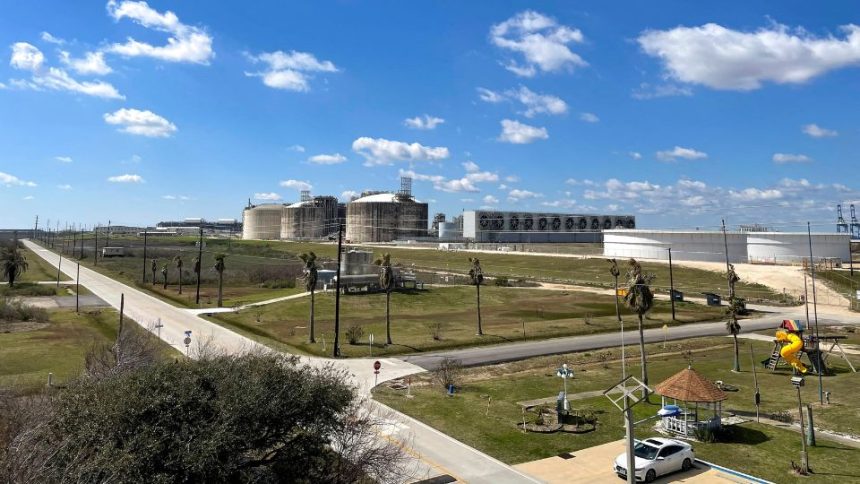 Texas Regulators Fine Freeport LNG for Environmental Breaches