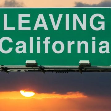 Californians Are Fleeing to a Wealthy Southern Community and Locals Are Unhappy