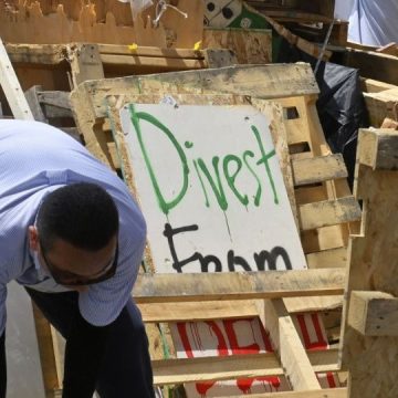 No Arrests as University of Chicago Police Clears Pro-palestinian Encampment