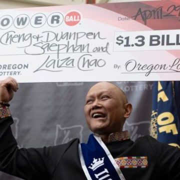 Oregon Man With Cancer Wins $1.3bn Lottery and Plans To Find A “Good Doctor”