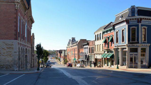 Warm Welcomes: Indiana’s Top Friendly Towns for a Heartwarming Visit