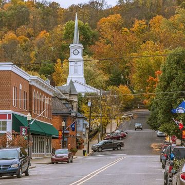 Warm Welcomes Indiana’s Top Friendly Towns for a Heartwarming Visit