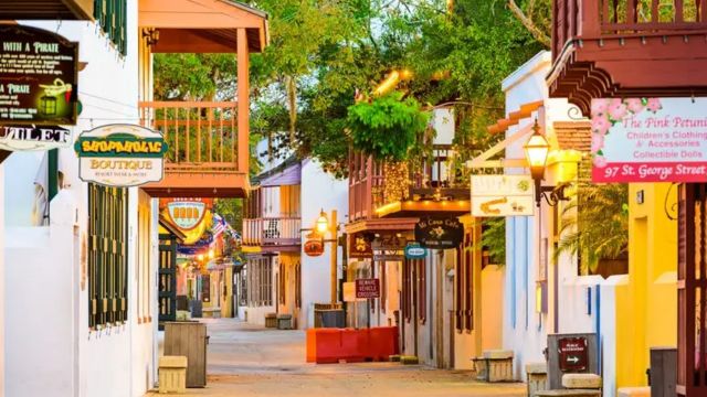 Find Your Peace: The Best Small Florida Towns to Chill Out in 2024