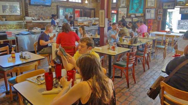 Finger-Lickin' Good: Must-Try Fried Chicken Joints in New Orleans