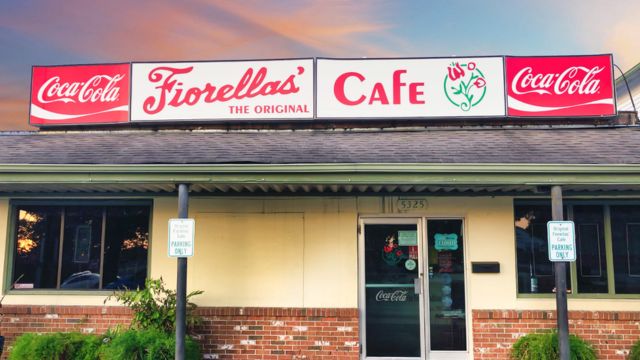 Finger-Lickin' Good: Must-Try Fried Chicken Joints in New Orleans