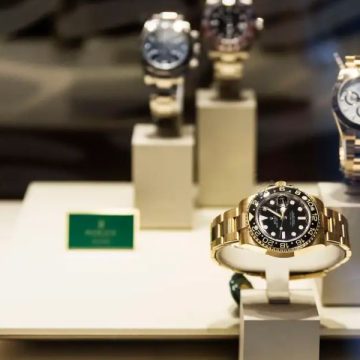 Michigan Thieves Admit to Stealing Rolex Watches in Missouri Smash-and-Gra