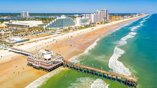 The Risks of This Florida Beach: Why Inexperienced Swimmers Should Avoid It