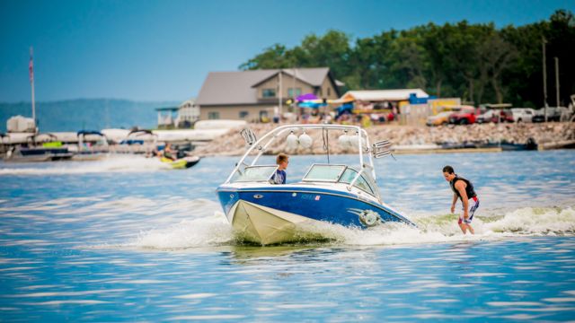 Top Snake-Infested Lakes in North Dakota: A Dangerous Swim