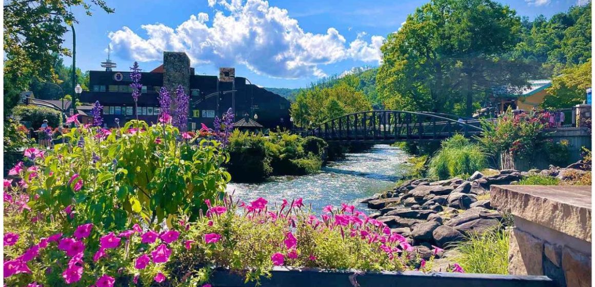 Top Whimsical Small Towns in Tennessee for a Magical Getaway