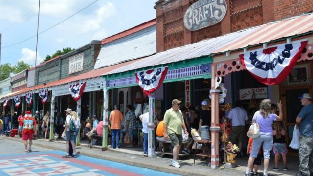 Small Town, Big Heart: The Best Close-Knit Towns to Explore in Tennessee