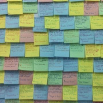 “Subway Therapy” Installation Re-Emerges in Manhattan, Offering New Yorkers Post-Election Solace on Post-It Notes