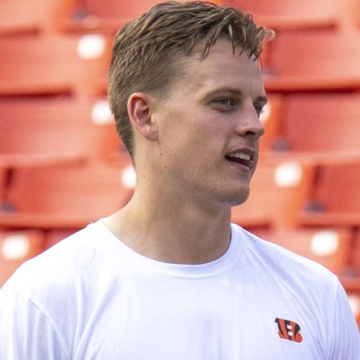 Joe Burrow Clinches Second FedEx Air and Ground Player of the Week Award for Stellar Performance