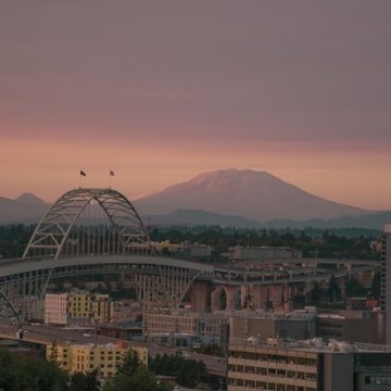 Portland Braces for Wet Weekend: NWS Predicts Rain, Fog, and Potential Snow in Elevated Areas