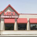 Lee’s Famous Recipe Chicken Debuts New Location in Clinton Township with Grand Opening Perks