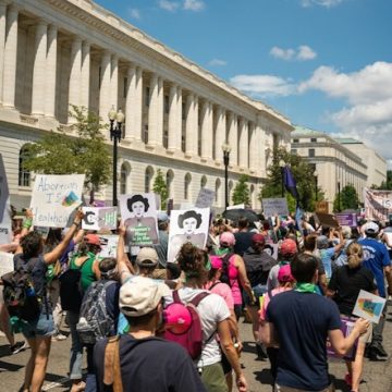 Anti-Abortion Groups and Employers Sue Illinois Officials Over Insurance Abortion Coverage Mandate