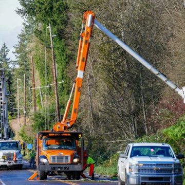 Western Washington in the Dark as PSE Battles to Restore Power After Bomb Cyclone Disrupts Infrastructure