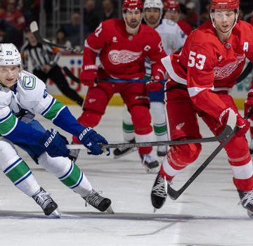 Detroit Red Wings fall to Vancouver Canucks 5-4 in overtime