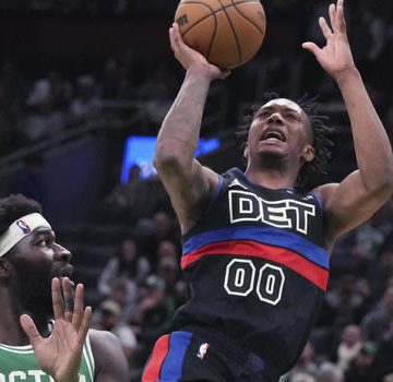 Holland scores career-high 26 as Pistons fall to Celtics