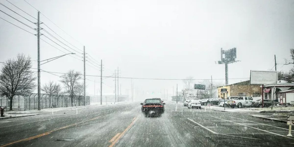 Metro Detroit to Experience Rain and Unseasonably Warm Temperatures as December Nears Its End