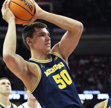 Michigan’s 7-foot newcomers earn unique nickname after dynamic Big Ten debut