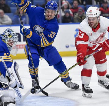 Red Wings snap 5-game losing streak with shootout win over Sabres