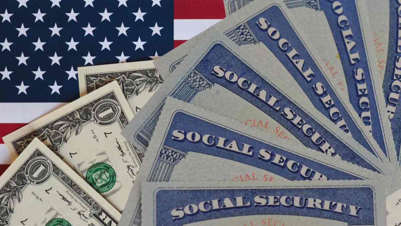 Social Security's Christmas Gift: Check Your Bank Account on This Date for Big News!