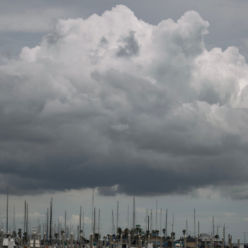 Weather Update: Storm Front to Bring Heavy Winds and Rain Monday Night!