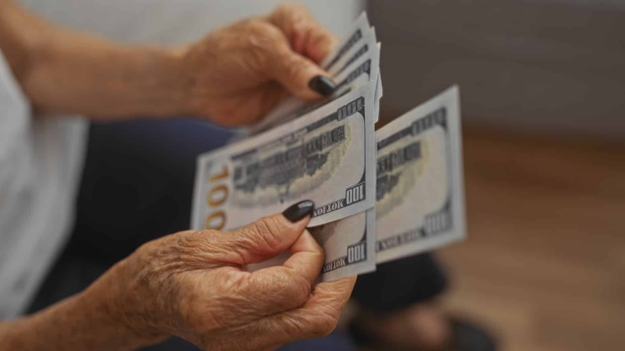 Social Security Benefits: Is Claiming a Lump Sum a Good Idea Before Trump Takes Over?