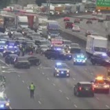 12-mile Traffic Jam After Dump Truck Overturns and Spills Gravel on I-75 in Florida