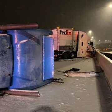 Major Crash on Southwest Freeway Three 18-wheelers Involved, All Main Lanes Closed