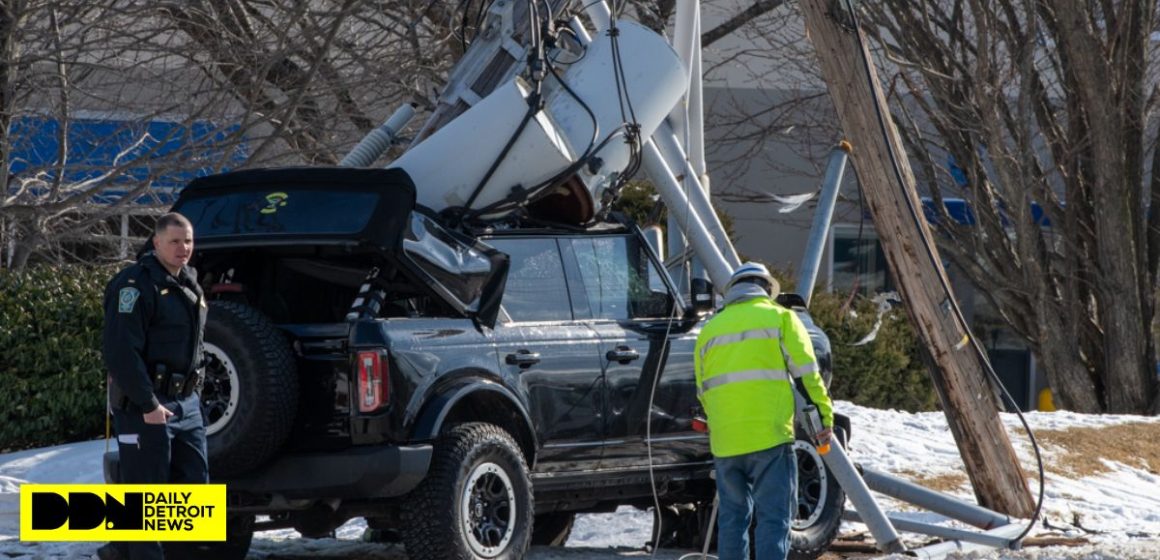 One Dead in Single-Vehicle Crash on Daniel Webster Highway in Nashua, Power Pole Involved