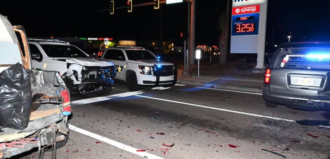 31-Year-Old Man Flees Police, Crashes Into Telephone Pole and Dies in Bradenton