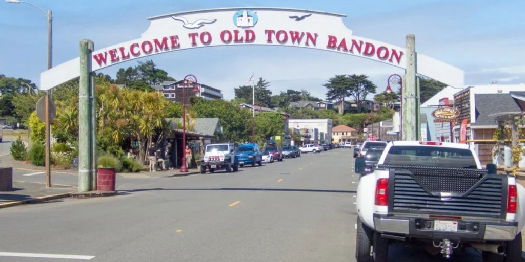 5 Affordable Oregon Beach Towns You Can Actually Live In without Going Broke