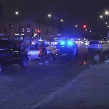 5-Car Crash in Chicago Sends Four to Hospital including 2 Cops, Investigation Underway