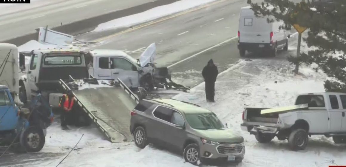 Dozens of Vehicles Crash on I-84 in Oregon Amid Winter Storm; 30+ Cars Pile Up Closes Lanes