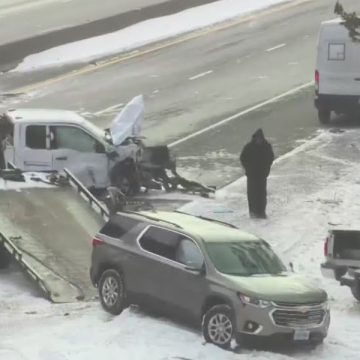 Dozens of Vehicles Crash on I-84 in Oregon Amid Winter Storm; 30+ Cars Pile Up Closes Lanes