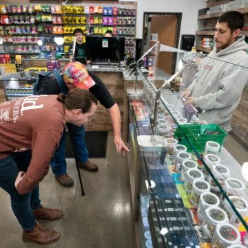 Michigan Plans 32% Wholesale Tax on Marijuana, Vaping Amid Industry Pushback