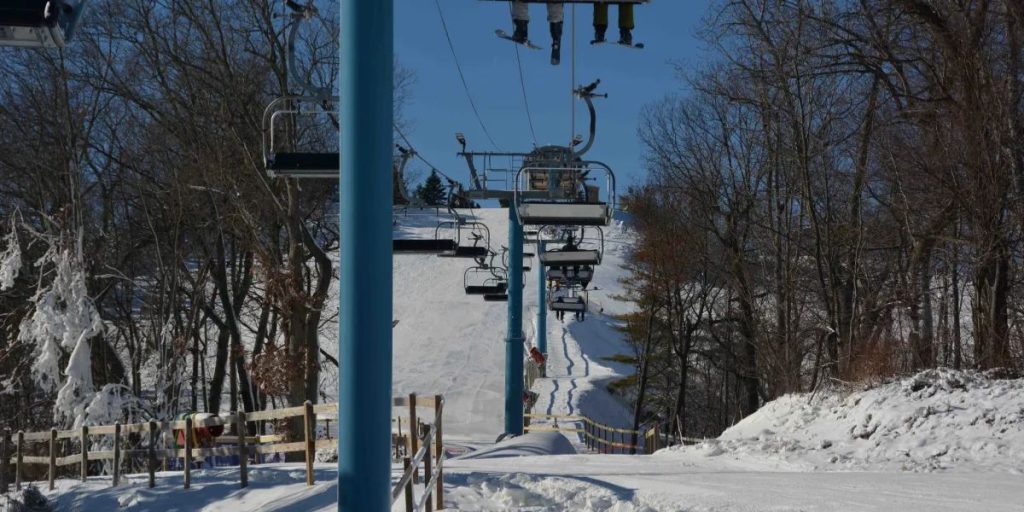 Michigan Teacher Falls 20 Feet from Ski Lift at Mt. Holly During School Trip (1)