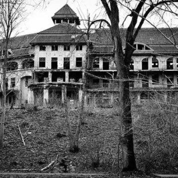 Dark Secrets and Haunting Tales The Abandoned Hospital in Idaho That Still Sends Shivers Down Spines