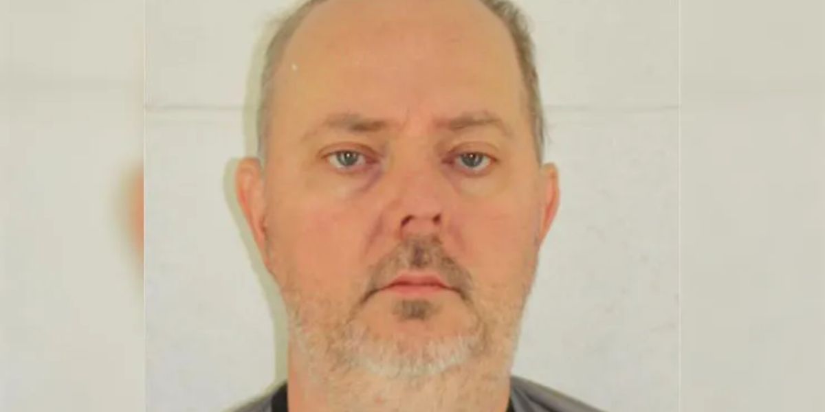 Lenexa father condemned for killing wife and son during a police standoff